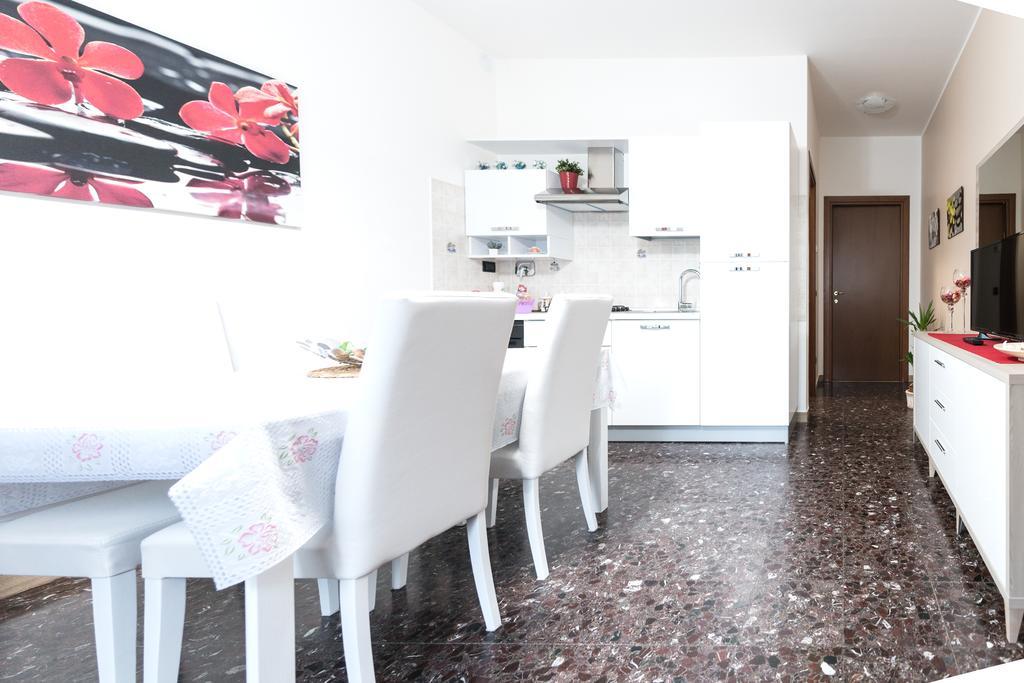 Casa Vacanze Antonia โบโลญญา ภายนอก รูปภาพ